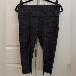 Lululemon Fast and Free HR Crop 23" 5 Pocket Size 10 Incognito Camo Multi Grey